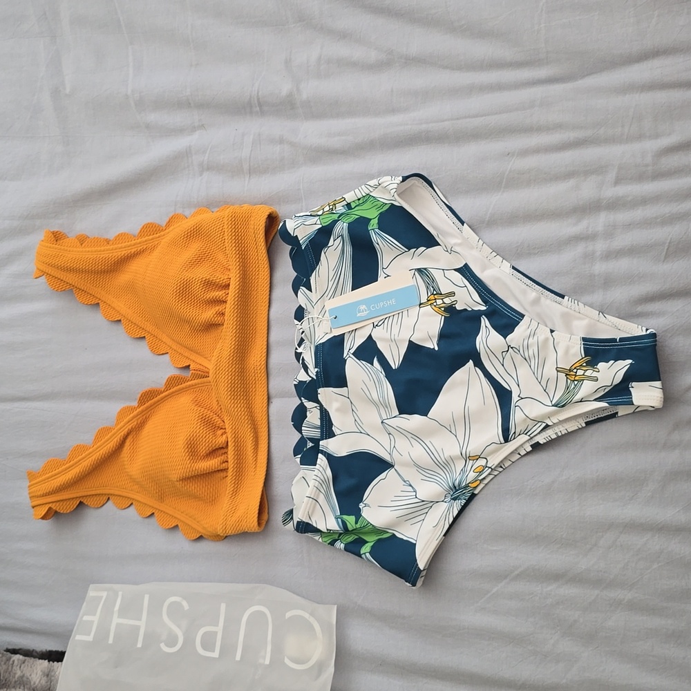 Cupshe Orange and Blue Bikini with Floral Pattern - M